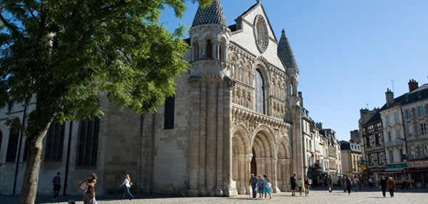 Poitiers : église Notre Dame - centre ville